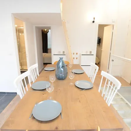 Design And Bright Flat Near Republique *