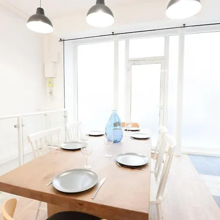 Design And Bright Flat Near Republique Apartament Paryż